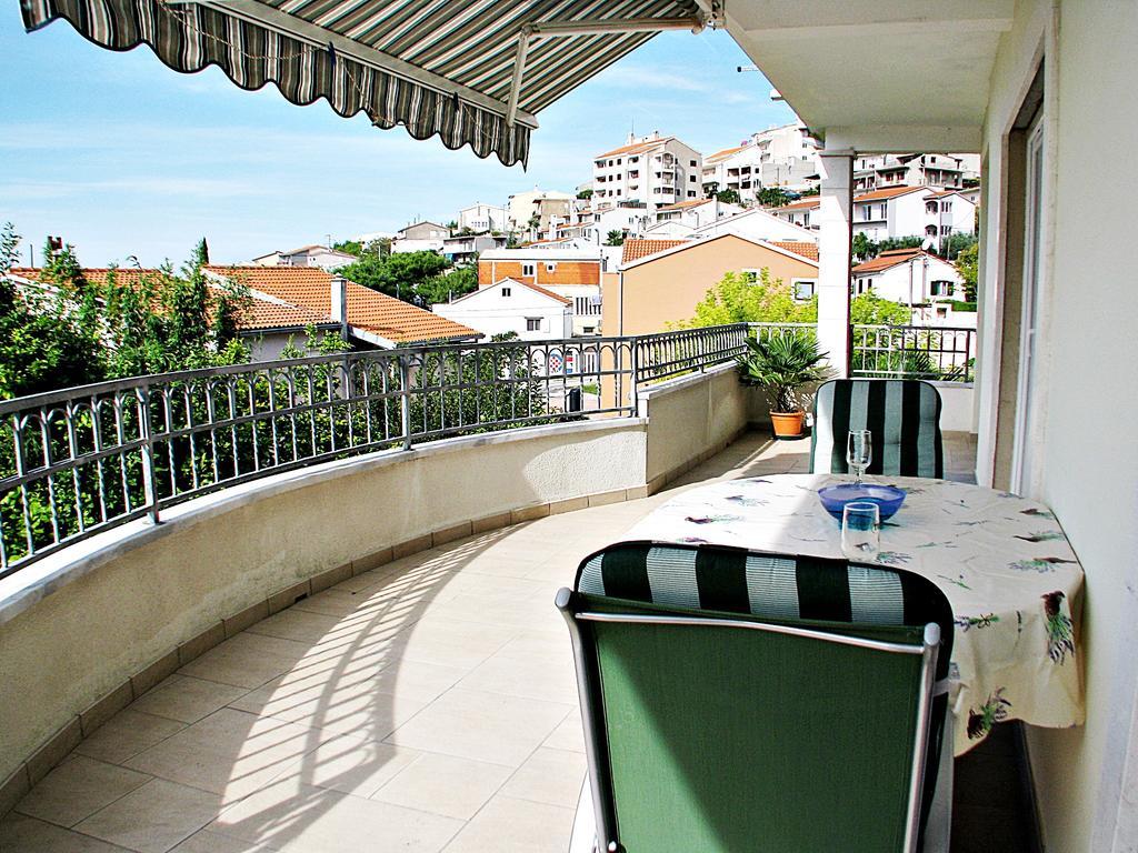 Apartments Miljak Omis Exterior photo