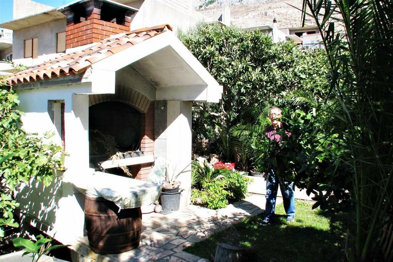 Apartments Miljak Omis Exterior photo